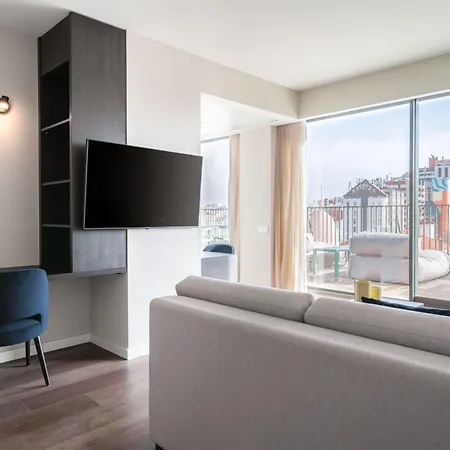 Aparthotel Limehome Defensores De Chaves