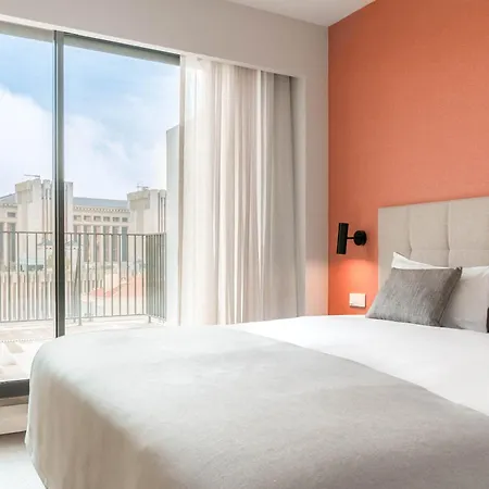 Aparthotel Limehome Defensores De Chaves