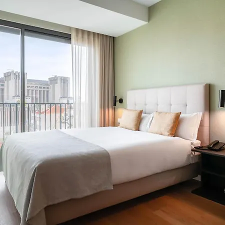 Aparthotel Limehome Defensores De Chaves 3*