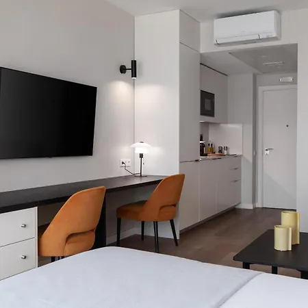 Limehome Defensores De Chaves Daire Lisboa