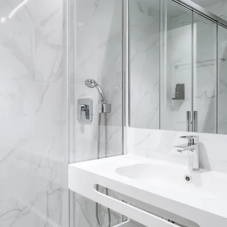 Limehome Defensores De Chaves Daire Lisboa