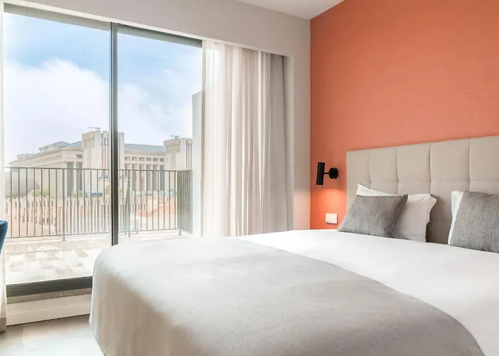 Aparthotel Limehome Defensores De Chaves