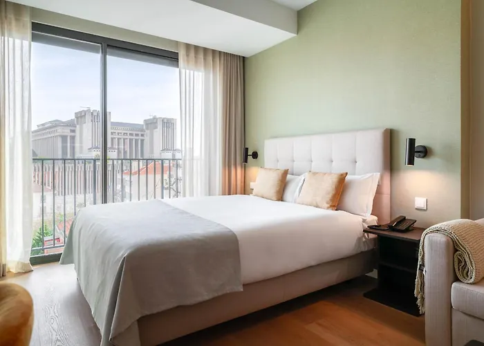 Aparthotel Limehome Defensores De Chaves 3*