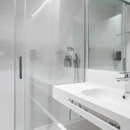 Apartment Limehome Defensores De Chaves *