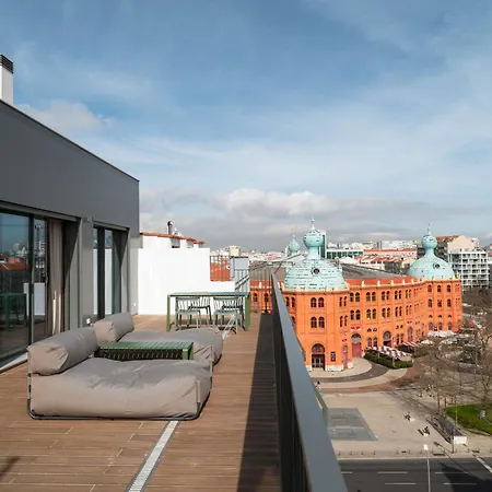 Limehome Defensores De Chaves ליסבון